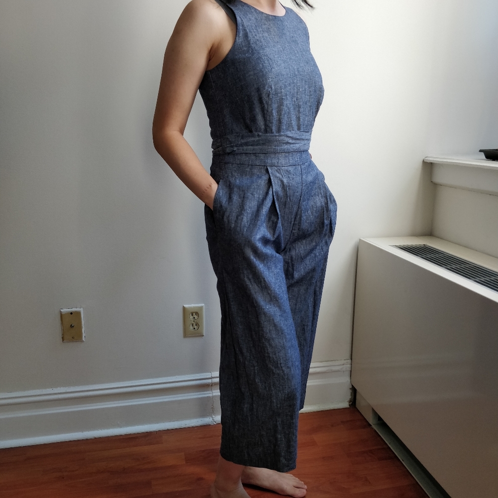 BANANA REPUBLIC FACTORY linen jumpsuit with keyhole back | denim, size 0